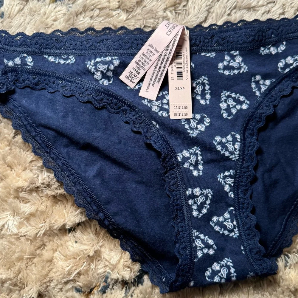 Victoria’s Secret Navy Heart Lace Cotton Bikini XS - Picture 1 of 5